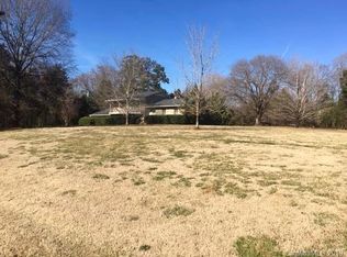 7001 Providence Ln W, Charlotte, NC 28226