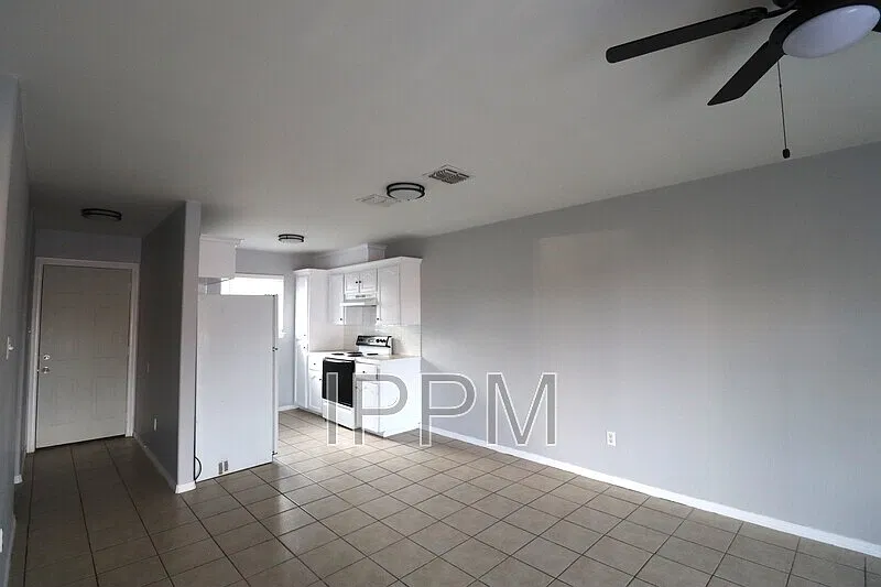 2 bed, 1.5 bath, 1000 sqft, $875 — Photo 4