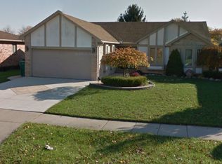 47376 Meadowbrook Dr, Macomb, MI 48044