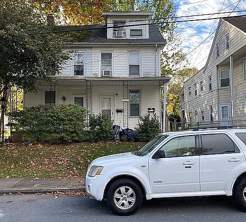 2nd image of 2345 Canby St