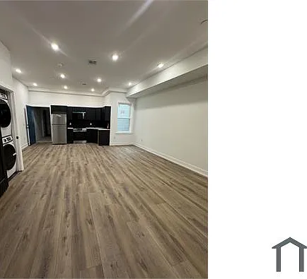 1233 W Butler St #3 — Photo 1