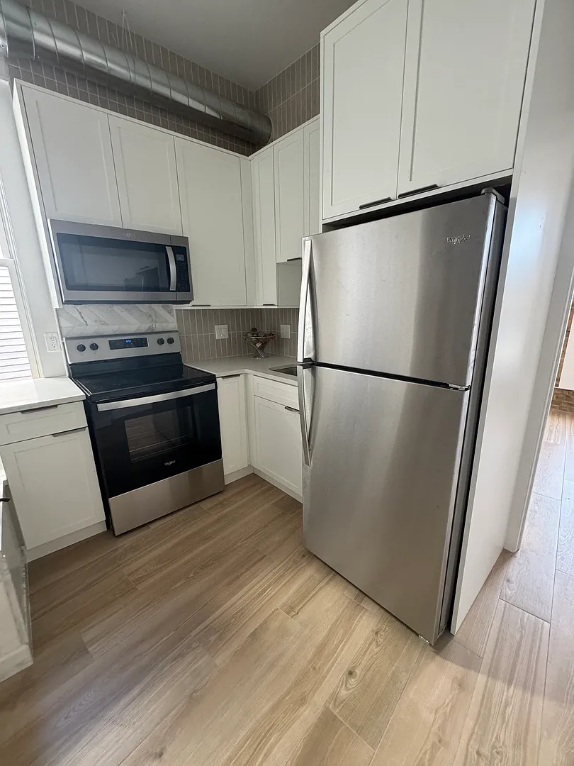 Studio, 450 sqft, $1,995 — Photo 2