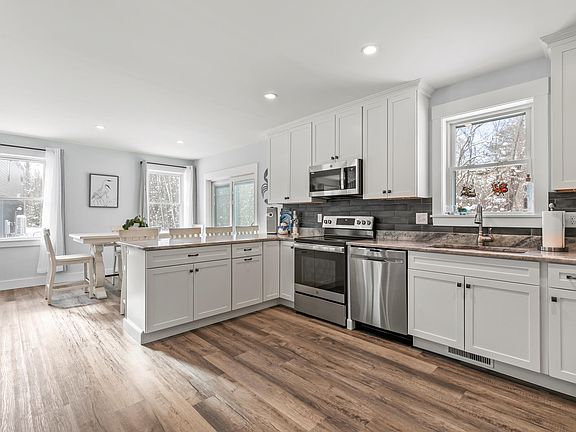 2nd image of 11 Driftwood Lane #0
