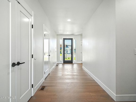 5th image of 2614 E Salvation Ct