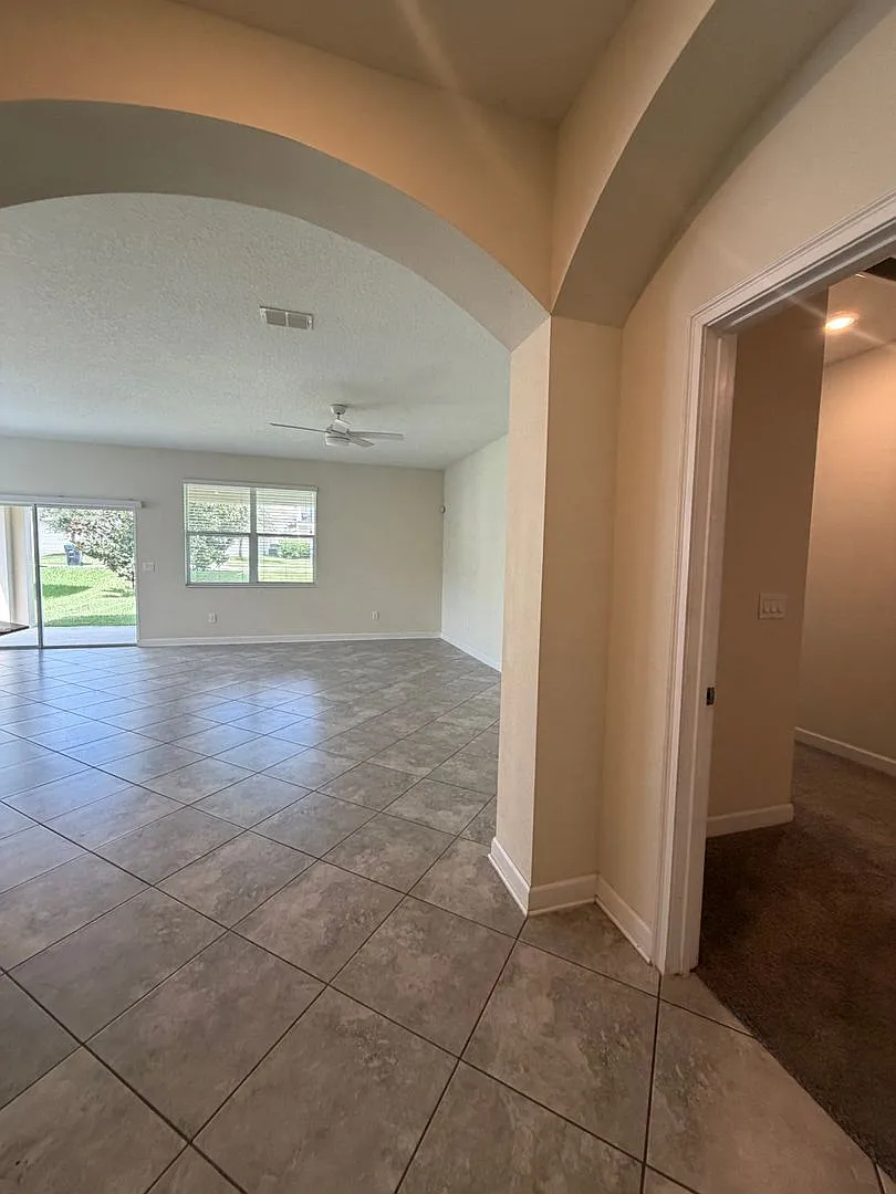 **Welcome Home to Signature Lakes in The Horizons West** — Photo 4