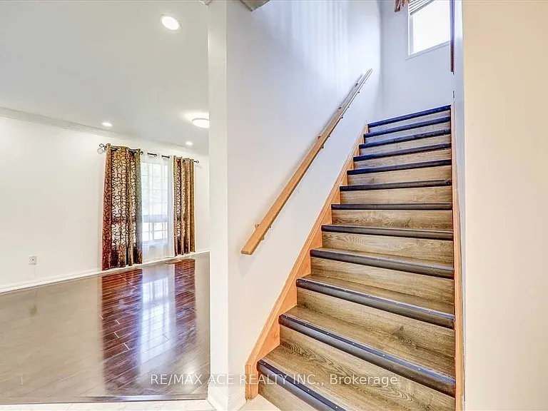 35 Pitchpine Dr — Photo 19