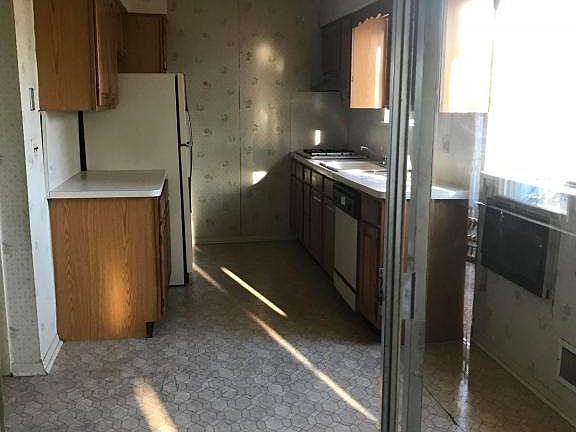 4th image of 1211 Tyler Dr