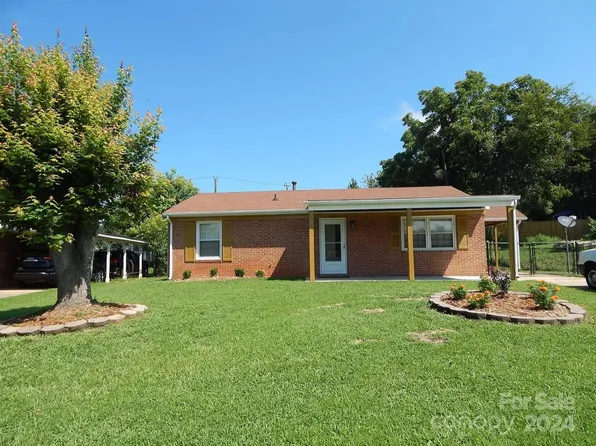 610 Milan Rd, Charlotte, NC 28216