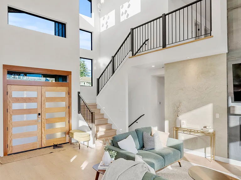 6305 Soundview Dr — Photo 22