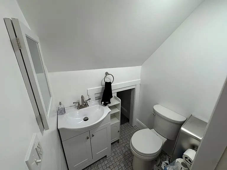 12 Burnham St #4 — Photo 15