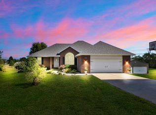 810 Moon Valley Road, Ozark, MO 65721