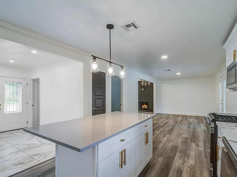 1521 Pearl St — Photo 9