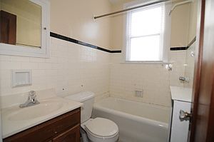 4th image of 341 Terrace Ave APT 12