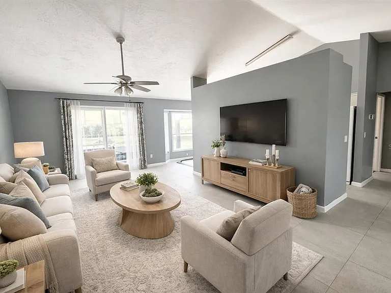3442 N Tamarisk Ave — Photo 3