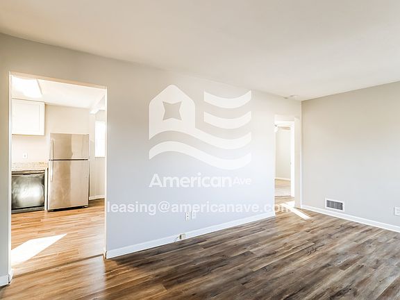 58473_004_living_room_14233285.jpg