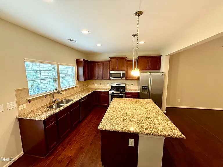 1008 Midtowne Way — Photo 8