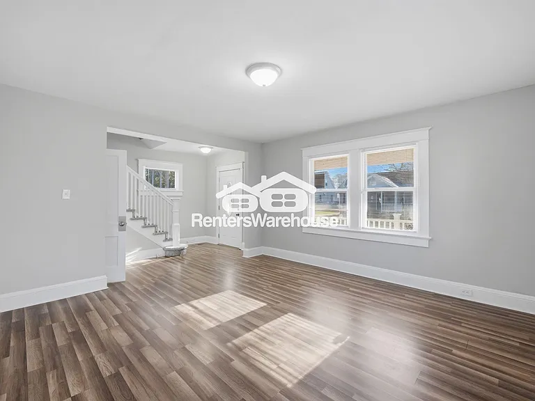 2729 Somme Ave — Photo 9