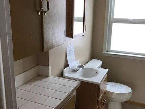5th image of 717 S 11th St