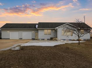 1058 Laser Rd, Edgewood, IA 52042