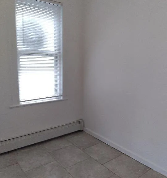 366 Howe Ave #2 — Photo 5