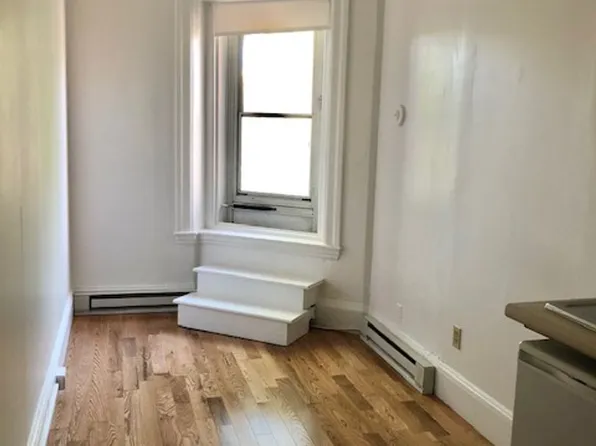 1061 Beacon St, Brookline, MA