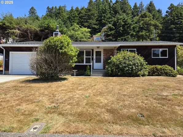 29353 Vera St, Gold Beach, OR 97444