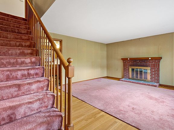 2nd image of 10 Horseshoe Lane