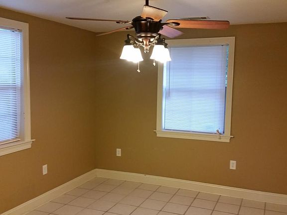 3rd image of 2361 Prentiss Ave