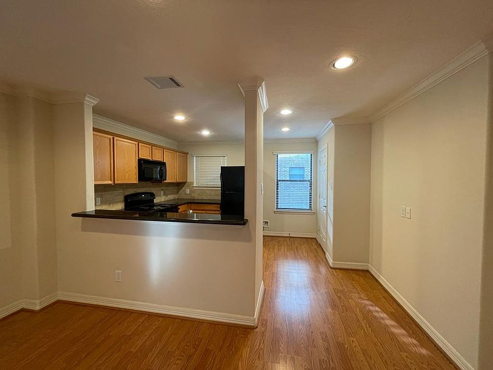 1st image of 3710 Sherwood Ln #104