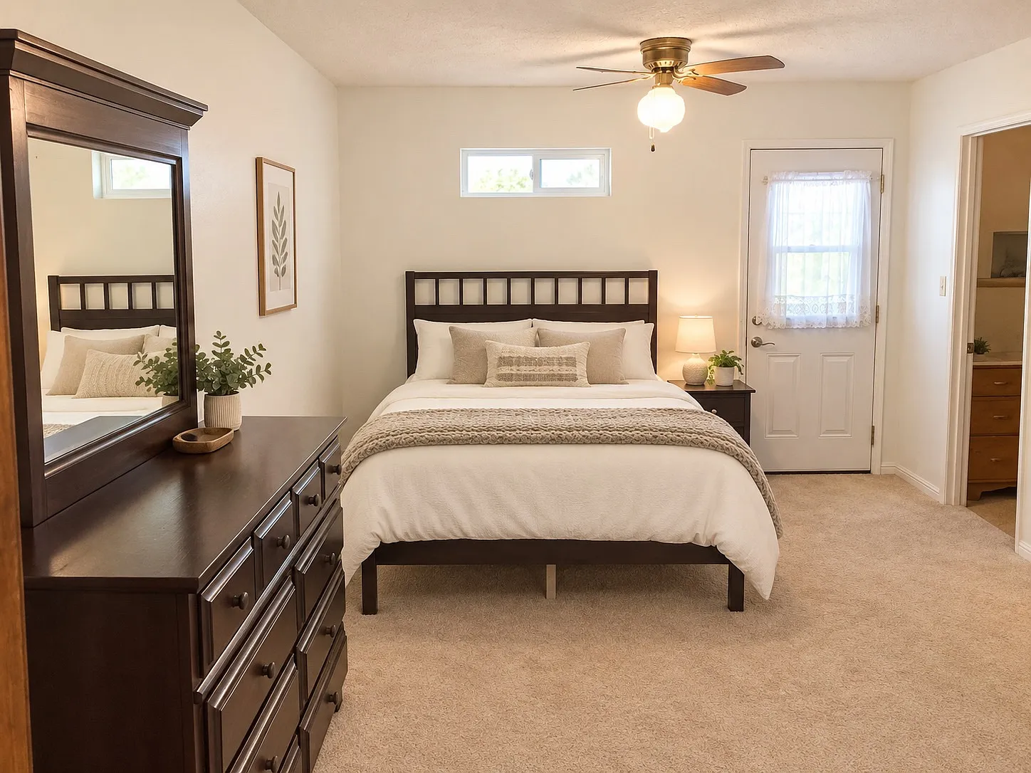 3 bed, 1433 sqft, $2,350 — Photo 2