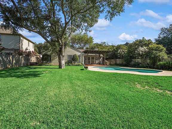 3rd image of 521 Chasewood Dr