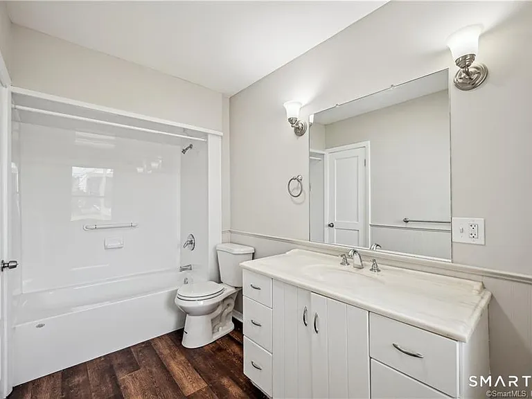 98 Brook St — Photo 10
