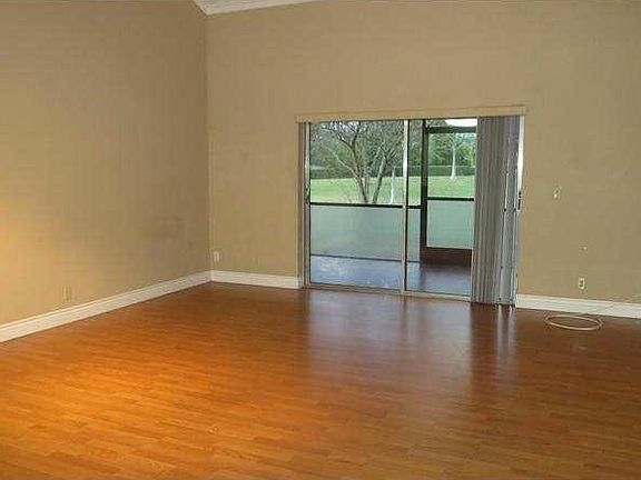 3rd image of 643 Woodgate Ln