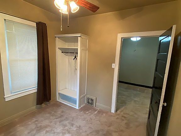 5th image of 417 Bucklin St