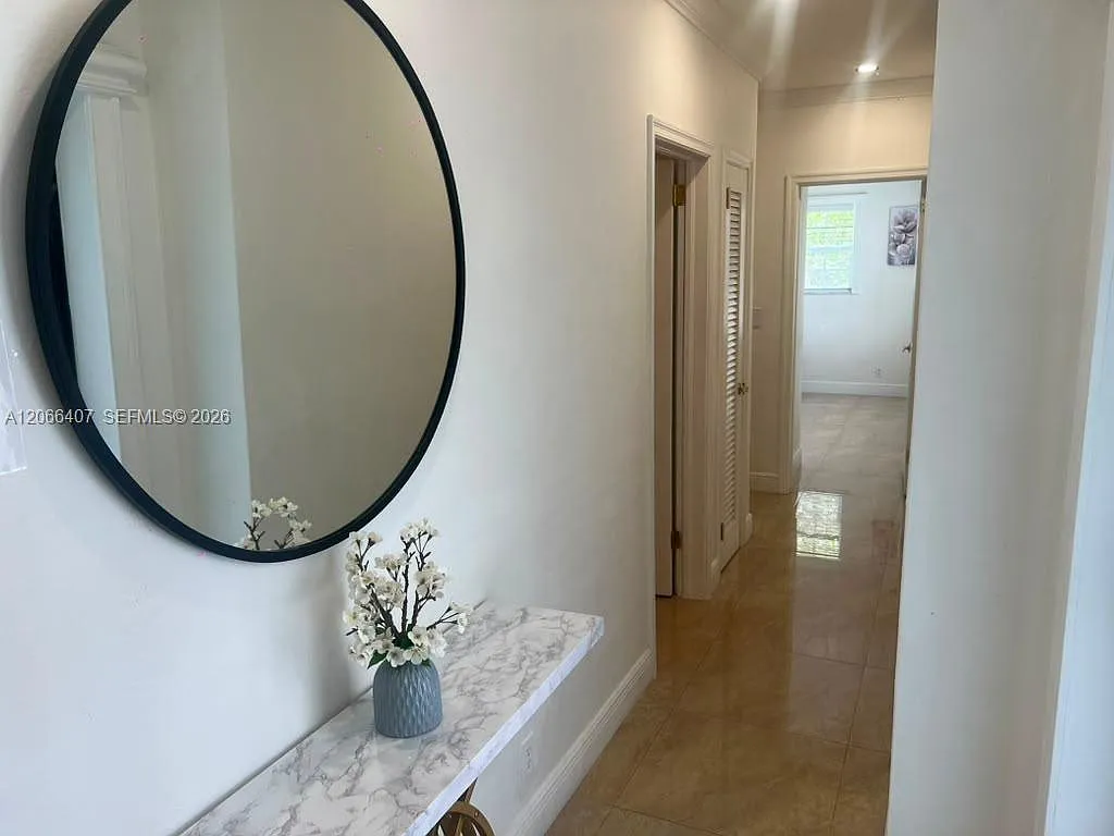 Hollywood Lakes Section — Photo 4