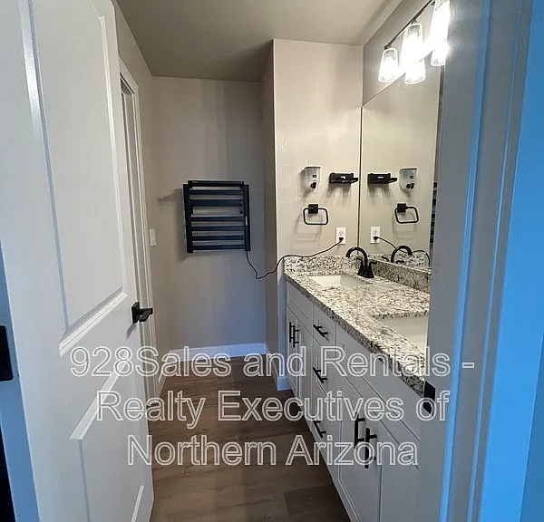 12217 Bliss Ave — Photo 15