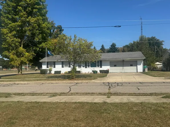 815 Swartz St, Three Rivers, MI 49093