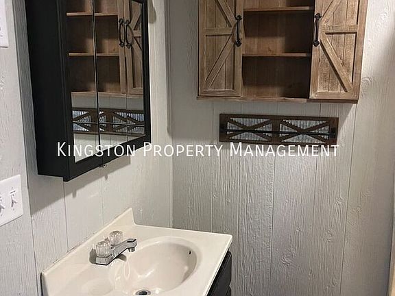 4th image of 400 Mint Ridge Rd