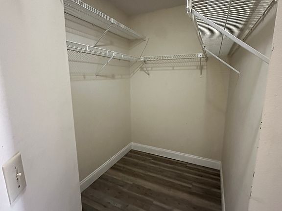 4th image of 2922 Mallorn Way