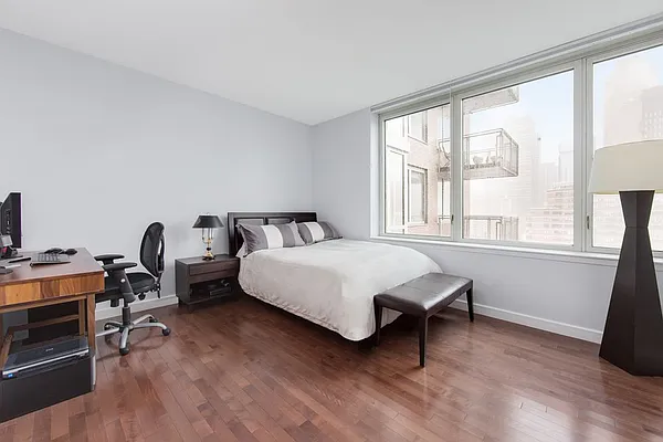 Sold by Triplemint | media 3