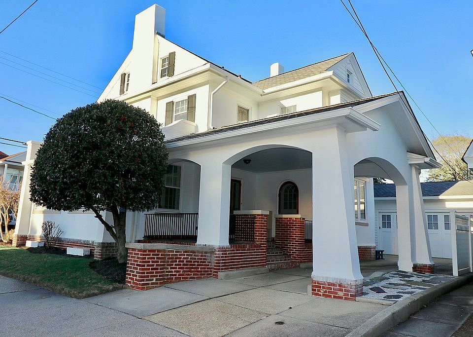 Gorgeous back entrance