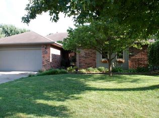 1530 W Whiteside St, Springfield, MO 65807