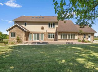 620 E Margaret St, Earlville, IA 52041