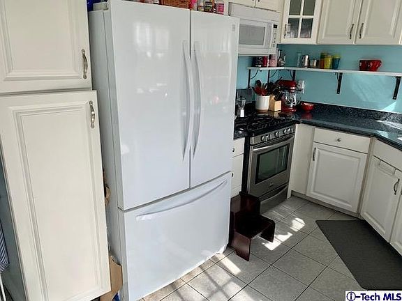 4th image of 13906 Fenton Ave