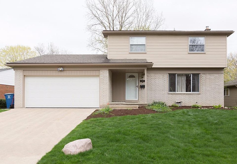 1st image of 3452 Yellowstone Dr