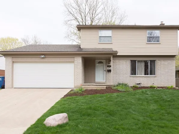 3452 Yellowstone Dr, Ann Arbor, MI 48105