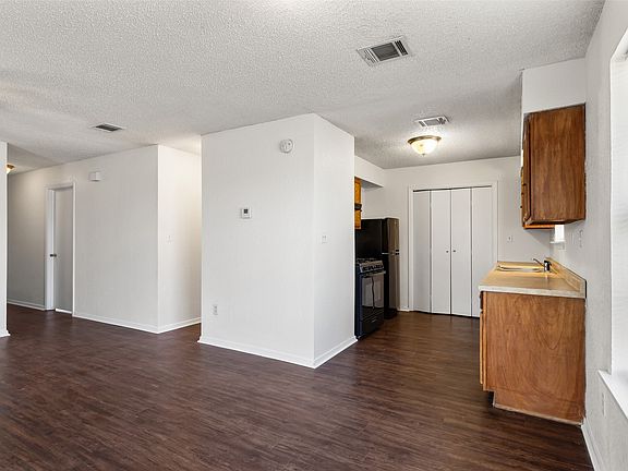 3rd image of 1501 S 29th St
