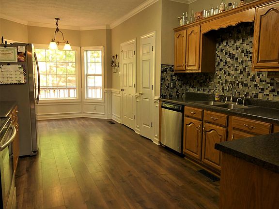 5th image of 332 Tiffany Nicole Ln
