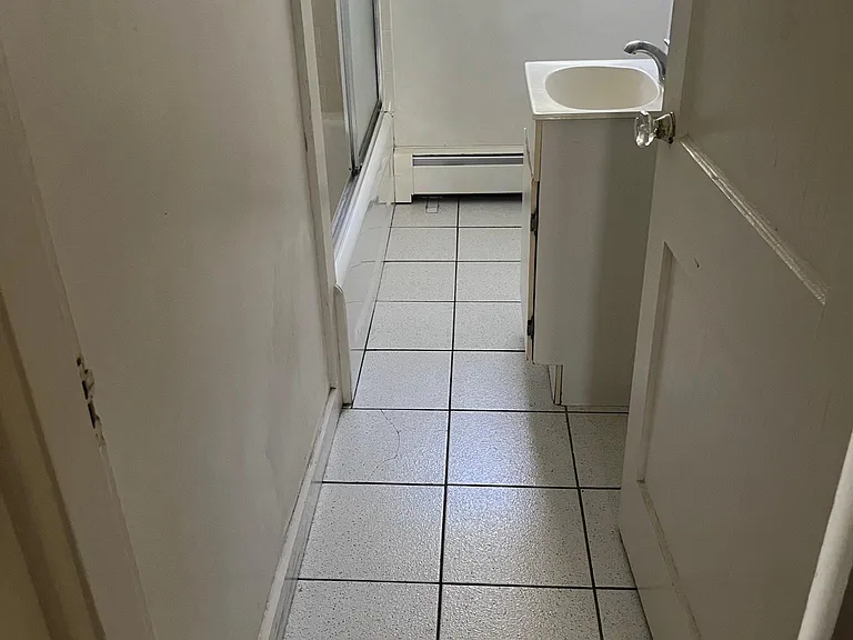 83-85 California Ave #2-R — Photo 13