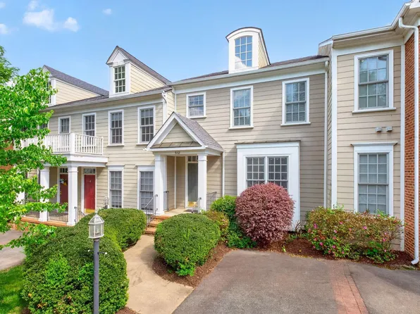 532 Summerford Ln, Crozet, VA 22932